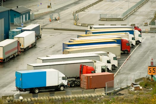 Cargo terminal