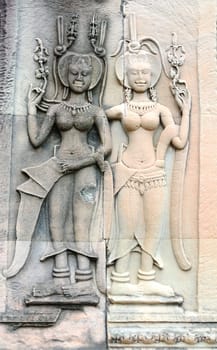 Statuette of woman