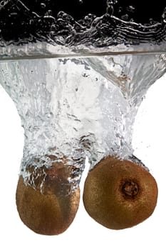 two kiwi in water