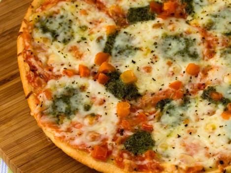 Pizza Supreme with mozzarella,broccoli