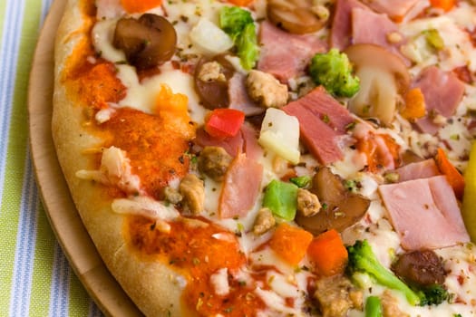 Pizza Supreme with mozzarella,broccoli