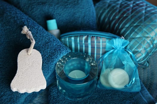 Bath set in turquoise