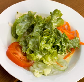 Mixed salad with tomatoes