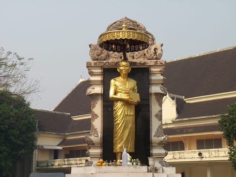On the road giving to Buddha