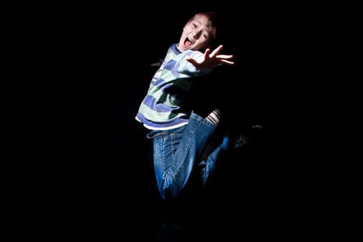 Boy jumps and screams wd679