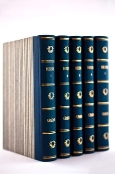 Book volume ..