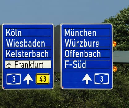 (Highway or motorway or turnpike or autobahn) and lane