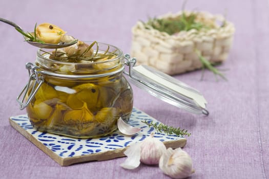 Garlic with basket