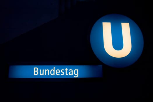 Berlin - U-Bahn Bundestag