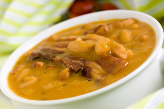 Bean soup with smoked bacon