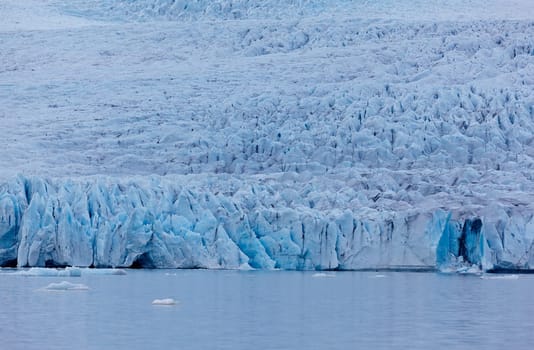 Fjallsarlon Glacial lake and Fjallsjokull glacier, Iceland