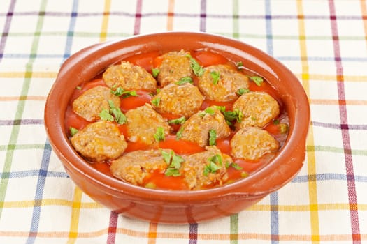 Fresh meatballs with peas