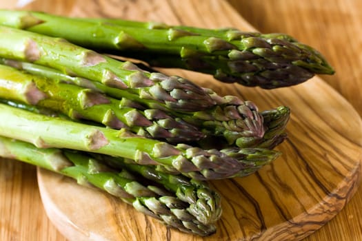 Green asparagus