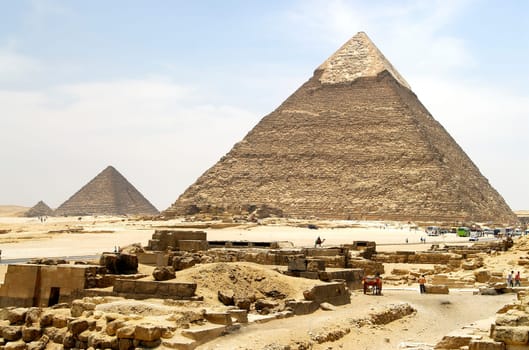 pyramids of giza