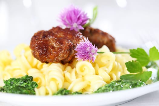Past with meatball and spinach