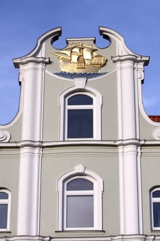 golden cog on the gable