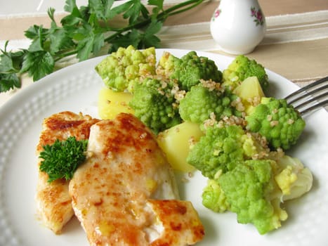 Romanesco and chicken fillet steak