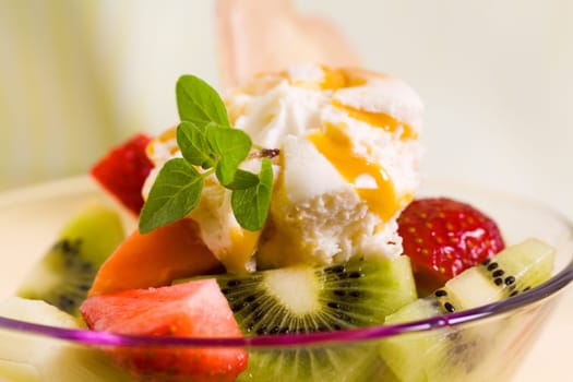 Fruit salad,mixed - with caramel egg