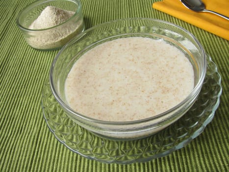 Spelt semolina porridge