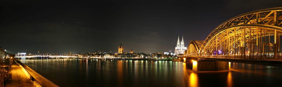 Nocturnal panorama of Cologne with Rhine