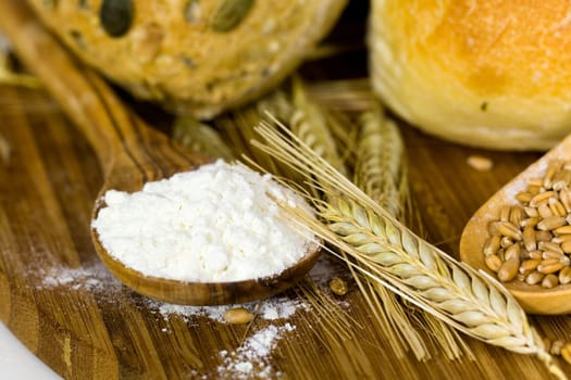 Assorted rolls,flour,wheat grain,eh