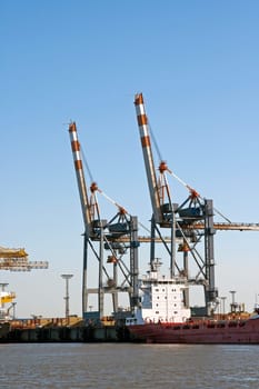 Loading of container ships