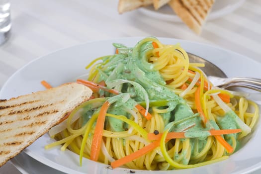 Toast with noodles