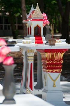 Shrine wood white red praying wat