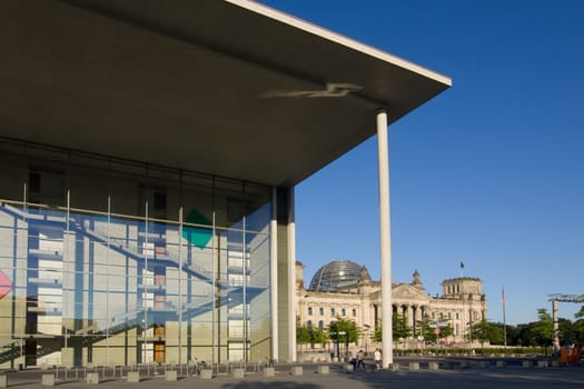 Paul-Löbe-Haus and Reichstag