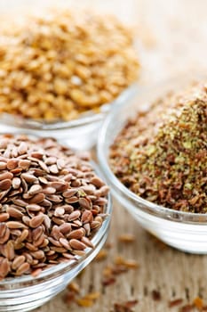 Brown and golden flax seed