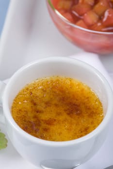 Crème brûlée close