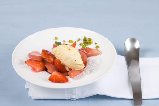 Strawberries with vanilla ice cream