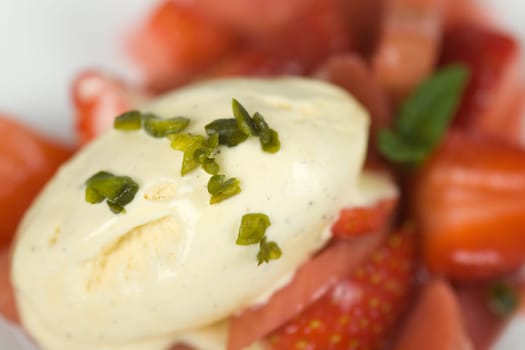Vanilla ice cream and pistachios