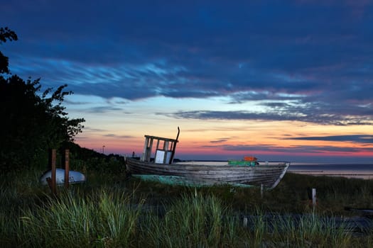 Old fishing boat wreck at Zingsterstrand