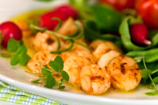 Fried prawns,lamb's lettuce