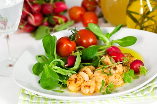 Fried prawns,lamb's lettuce