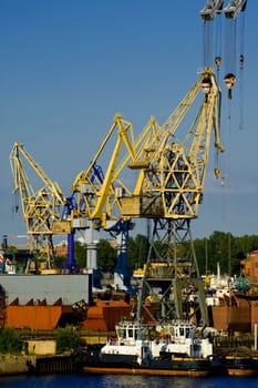 Cargo port