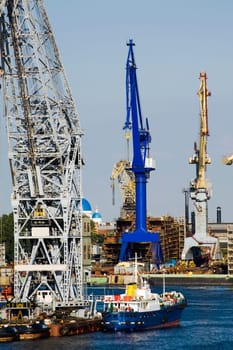 Cargo port