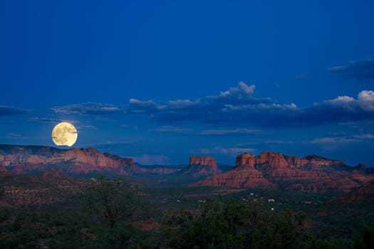 Moonrise over Red Rocks