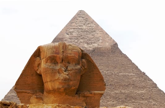 sphinx in front of pyramid