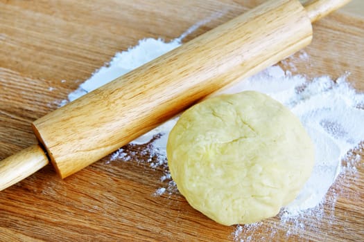 Rolling pin and cookie dough