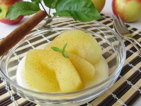 Pudding with apple compote