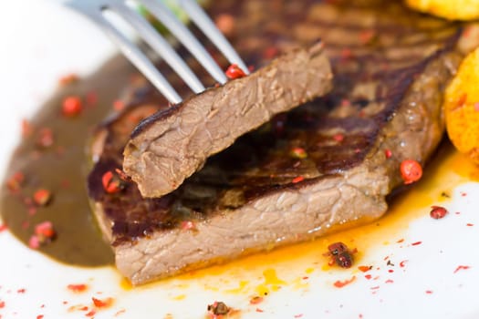 Rump steak with fried potatoes