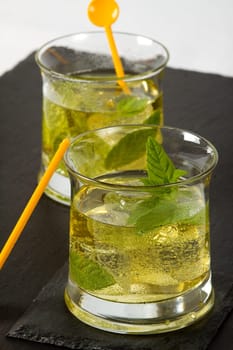 Apple spritzer in a glass