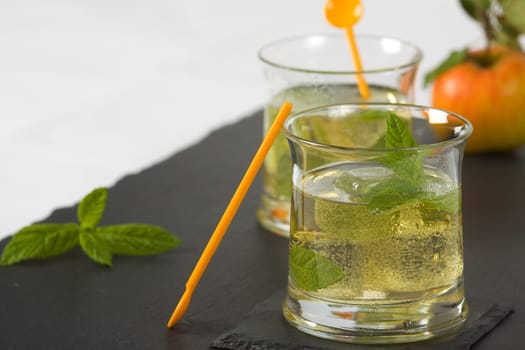 Spritzer with apple