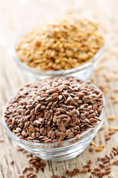 Brown and golden flax seed