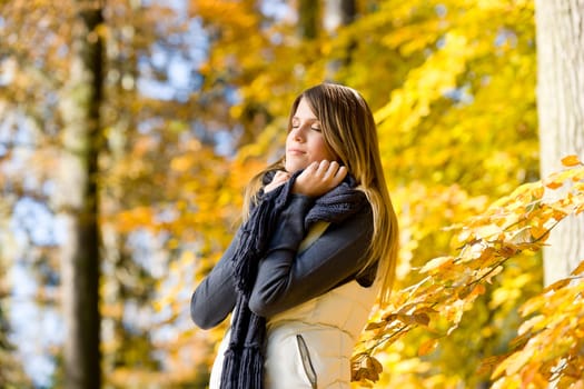 Autumn park - fashion model woman