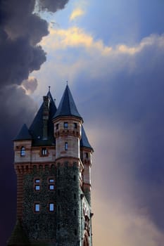 The gate tower of the old Nibelungen Bridge in Worms is also called the Nibelungen Tower ...
