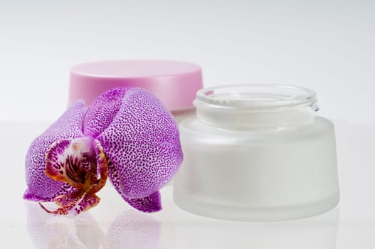 Moisturizer with Orchid Blossom