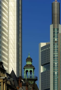 Frankfurt Contrasts